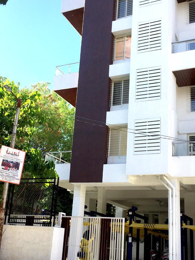 Veridical Hospitality, Baner - Pune Acomodação com café da manhã Exterior foto